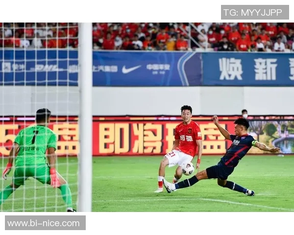 广州足球队运营分析:成败得失与未来发展策略探讨 广州足球队运营分析:成败得失与未来发展策略探讨