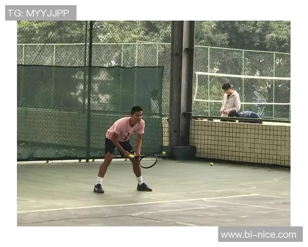 成都网球队的训练与比赛状态全景揭秘网球巨献之旅