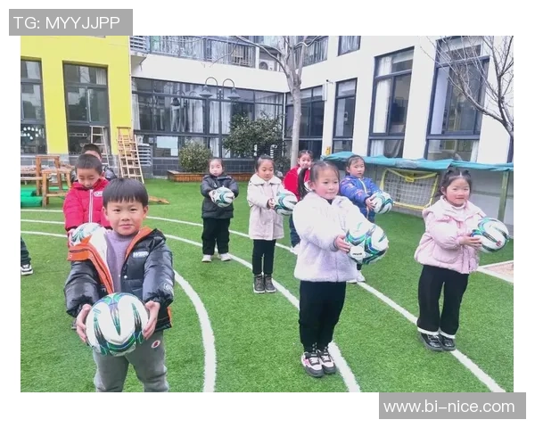 足球明星与孩子们的欢乐时光精彩瞬间合集视频分享 足球明星与孩子们的欢乐时光精彩瞬间合集视频分享