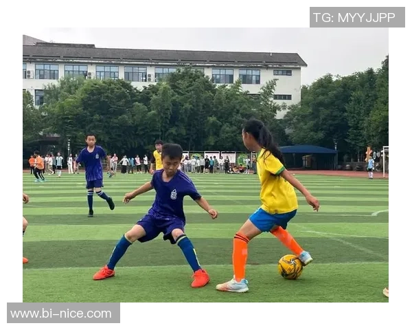 足球明星班级区域图片展现球场魅力与青春活力的完美结合 足球明星班级区域图片展现球场魅力与青春活力的完美结合