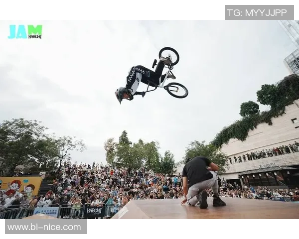 极限运动嘉年华点评：杭州滑板队的速度表现